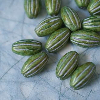 复古铜锈绿描白色~橄榄形条纹椭圆南瓜珠 14X8MM