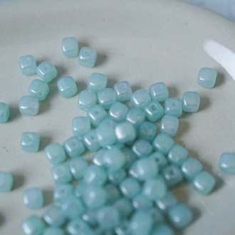 光泽银光薄荷绿色~迷你立方珠方形可爱法绣串珠 4MM