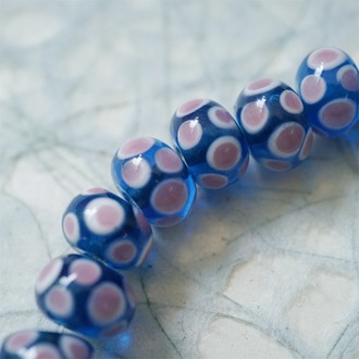 可爱星空蓝粉白波点~手造精致扁圆珠日本进口中古古董灯工玻璃琉璃珠 9X11MM