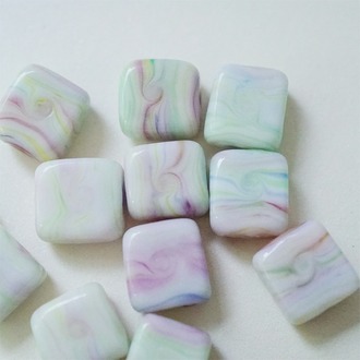 复刻奶油mix彩色渐变方糖方形直孔珠(不透明款)~日本进口中古古董库存灯工玻璃琉璃珠 尺寸约13MM