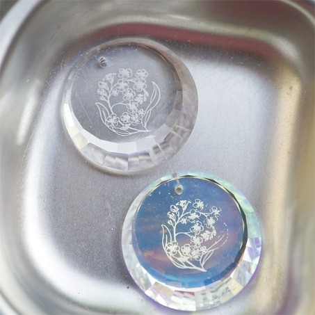 两色入~浮雕铃兰花纹切面边缘~施华洛S家进口古董玻璃吊坠串珠材料 宽25MM