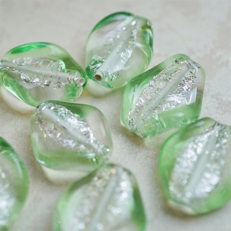 透感稀有青草绿边银箔菱形~手造立体扭扭日本进口中古古董灯工玻璃琉璃珠 约18X24MM-4