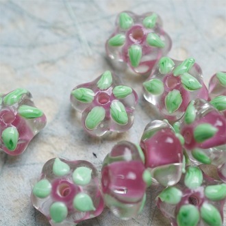 透色水晶深粉色mix渐变扁扁小彩椒~手造直孔可爱蔬果彩椒水果日本进口灯工玻璃琉璃珠 尺寸约15X7MM