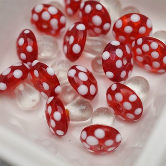 透红色白波点小蘑菇迷你款吊坠~手造半孔彩绘蘑菇珠日本进口灯工玻璃琉璃珠 尺寸约12MM