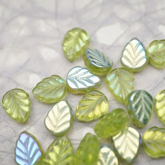 幻彩光泽透浅绿色~小树叶捷克珠琉璃玻璃珠 10X8MM