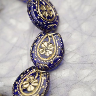 透暗夜蓝描金色~趣味马蹄铁形四叶草花纹捷克珠玻璃琉璃珠 21X18MM