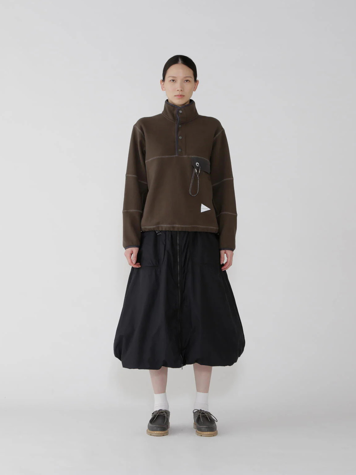 and wander 25FW Octa fluffy skirt(W)-5