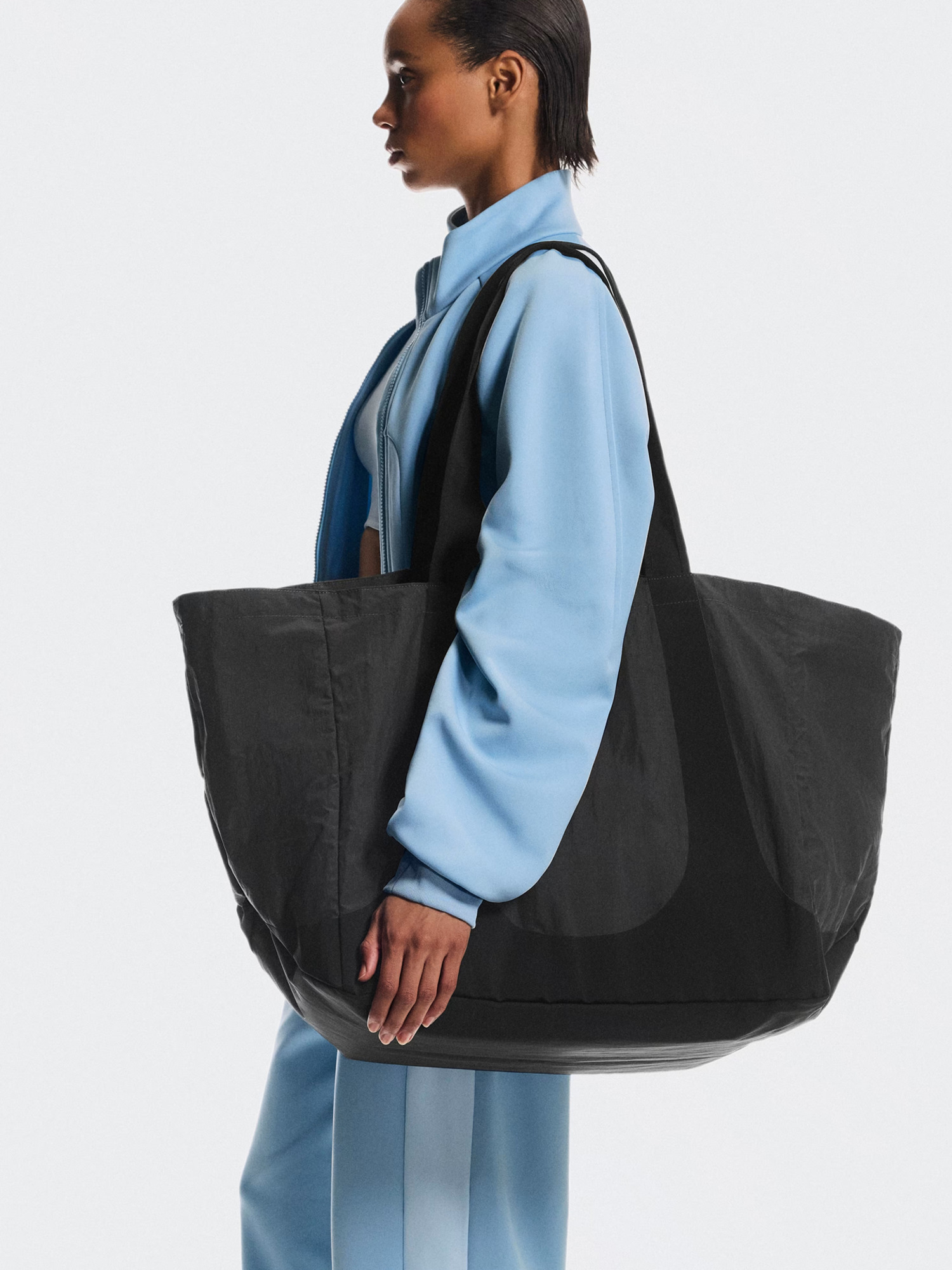 On Running Cargo Pack 60L IKON-4