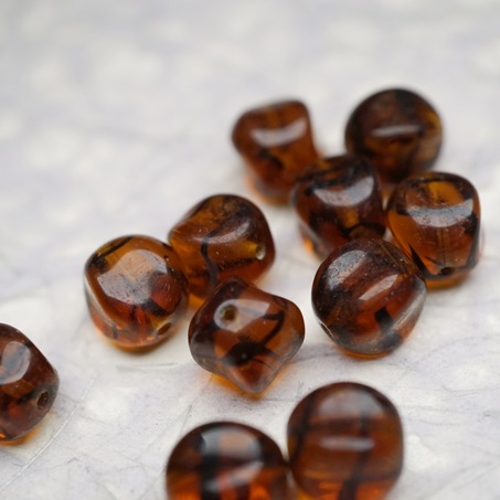 琥珀色玳瑁条纹~立体感圆方鼓鼓捷克珠玻璃珠 11MM-2