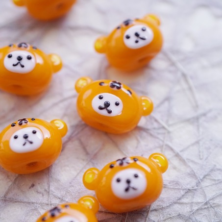 可爱自嘲熊头轻松熊玩偶头套~手造直孔造型可爱小熊日本进口灯工玻璃琉璃珠 13MM-6