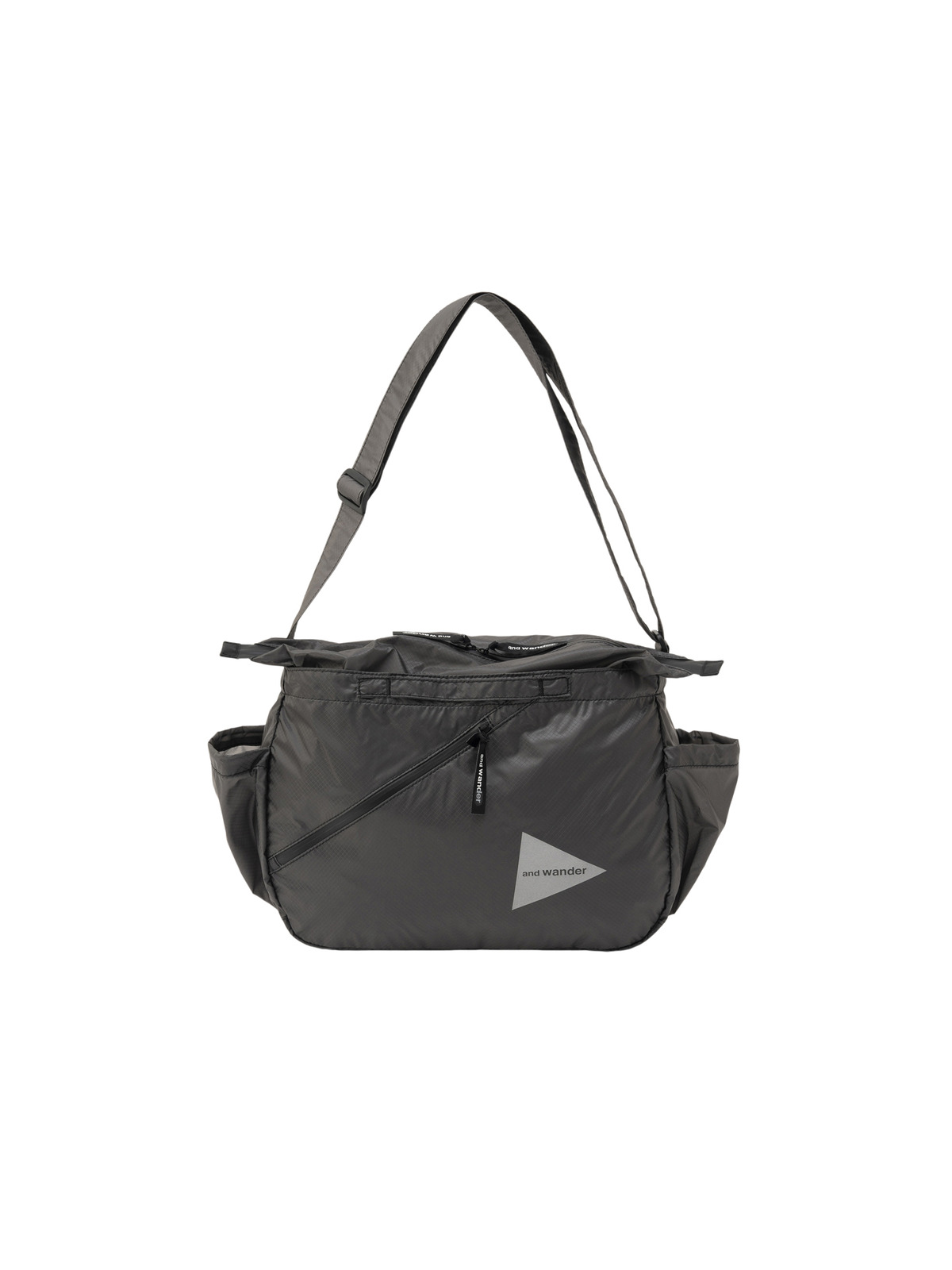 and wander 26SS sil shoulder bag