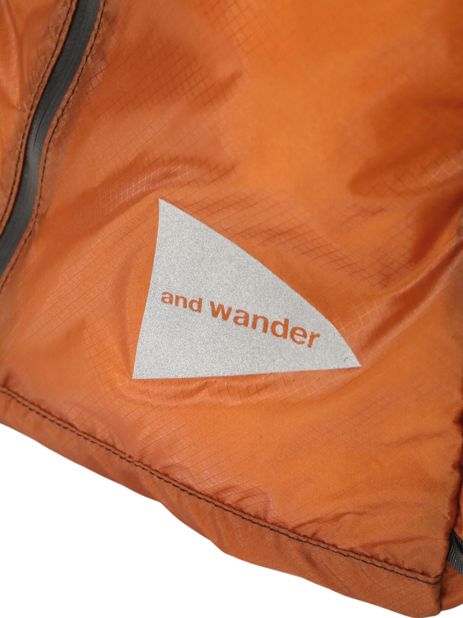 and wander 26SS sil daypack-5